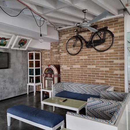 Nereus Hotel Paphos Ngoại thất bức ảnh