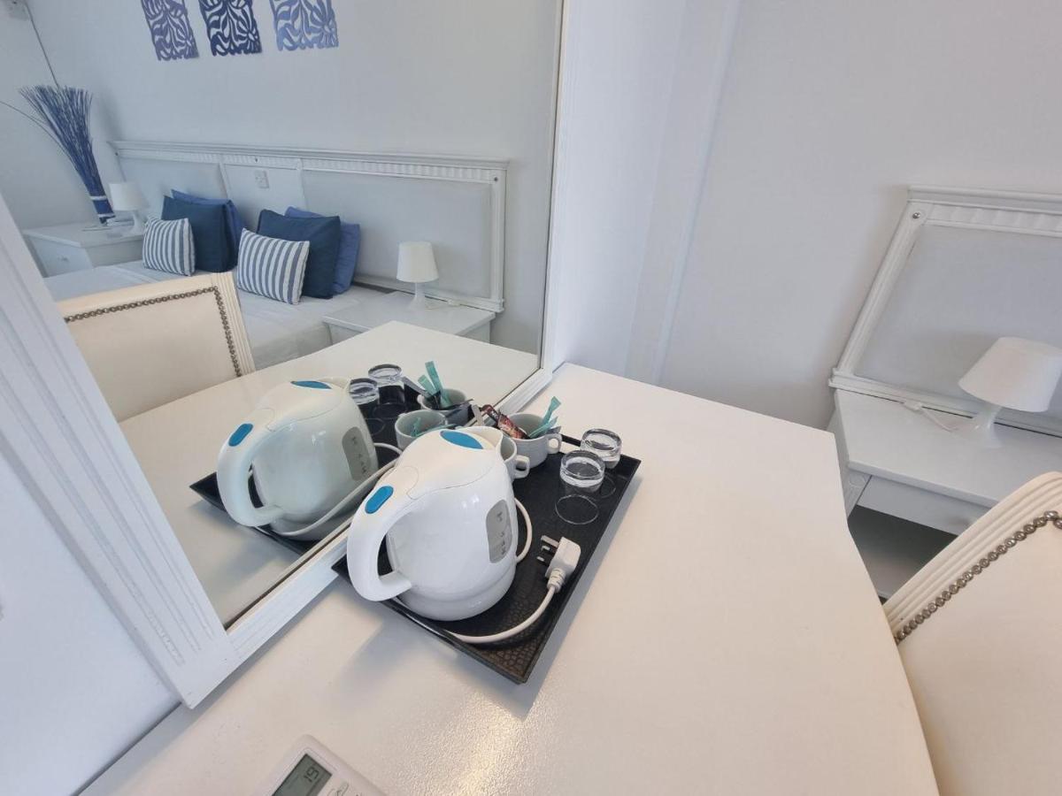 Nereus Hotel Paphos Ngoại thất bức ảnh