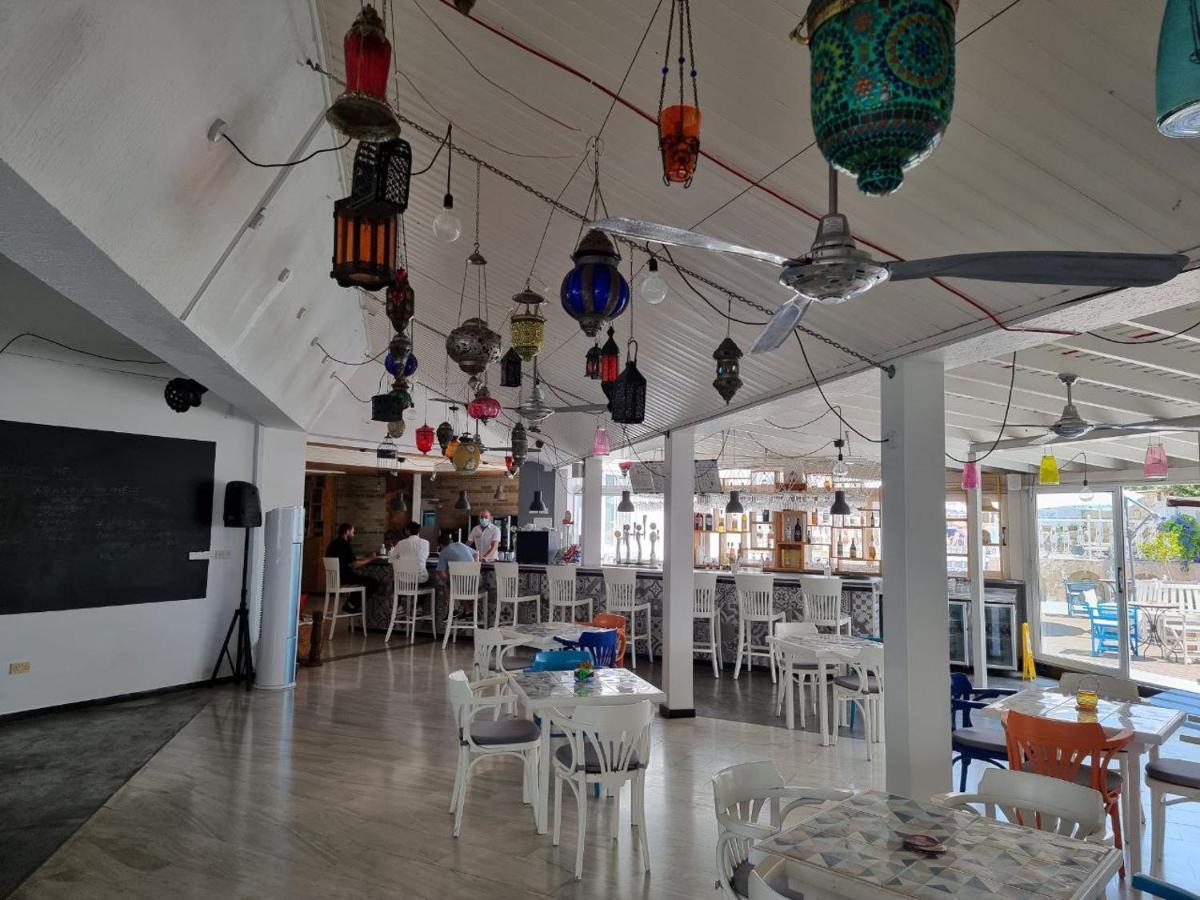 Nereus Hotel Paphos Ngoại thất bức ảnh