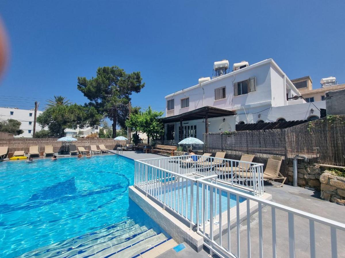Nereus Hotel Paphos Ngoại thất bức ảnh
