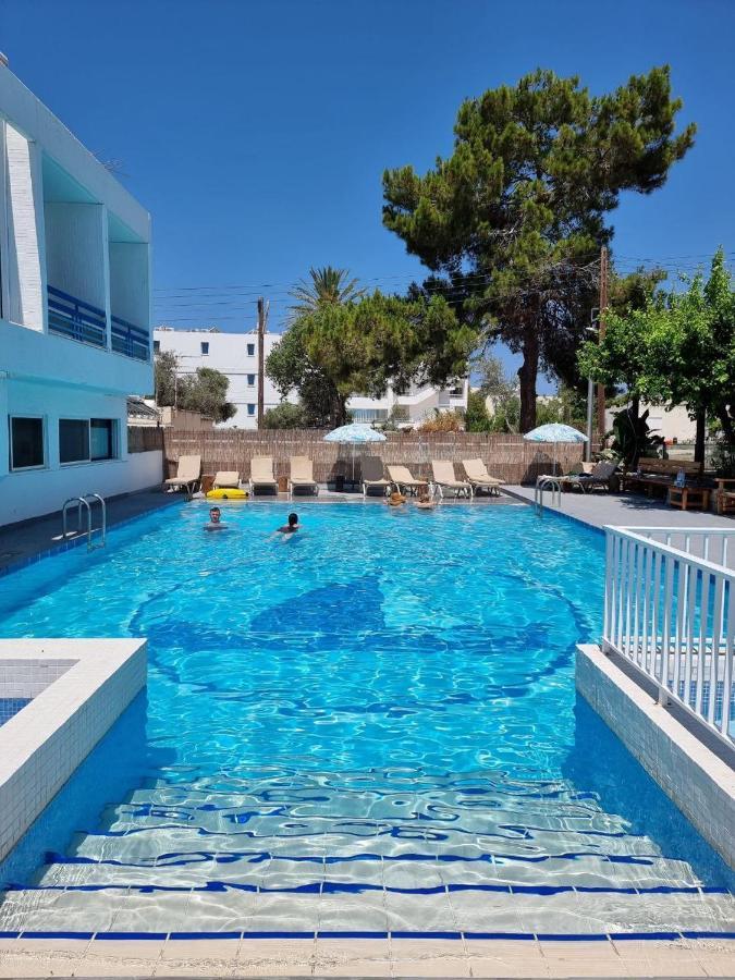 Nereus Hotel Paphos Ngoại thất bức ảnh
