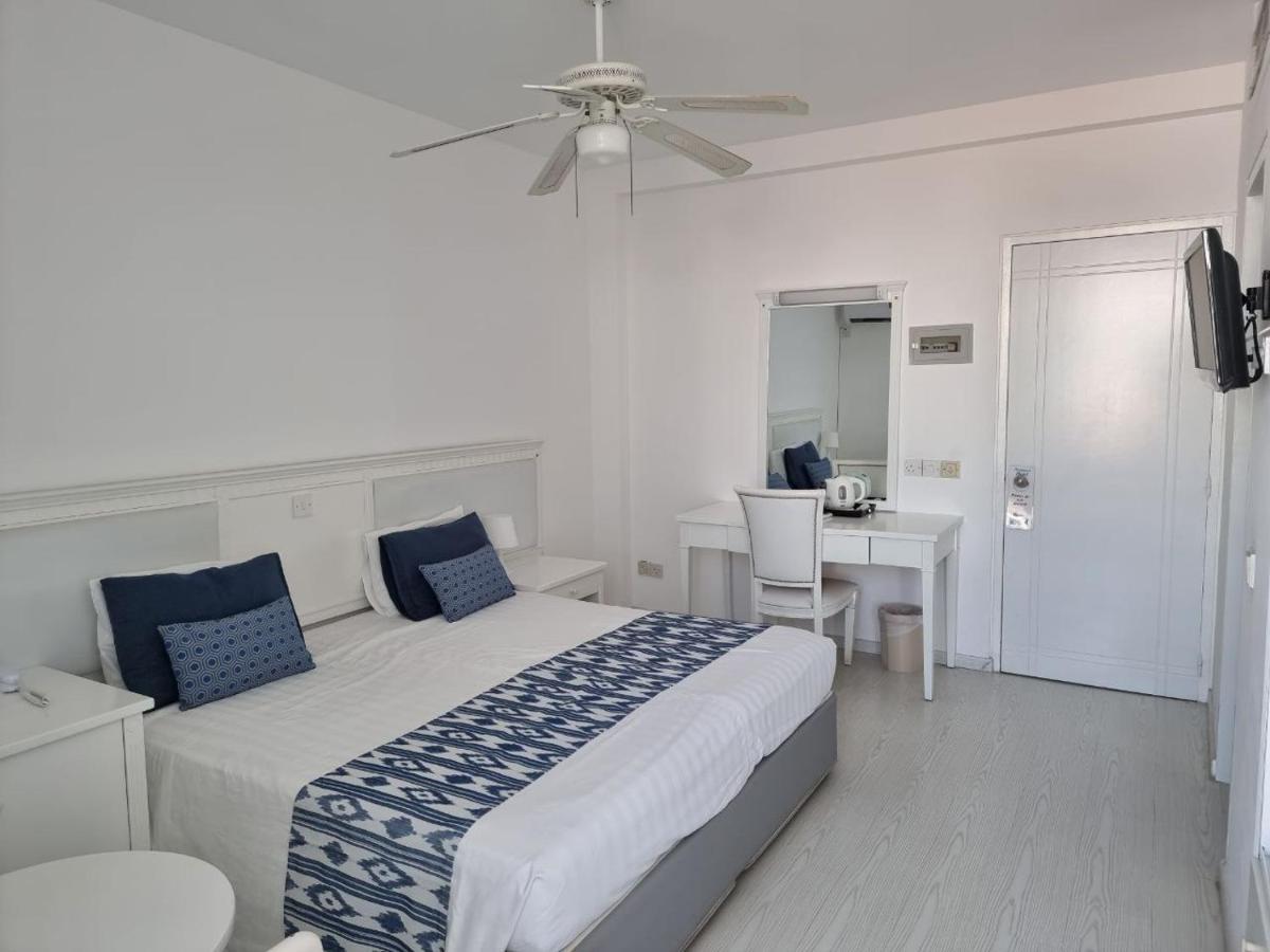 Nereus Hotel Paphos Ngoại thất bức ảnh