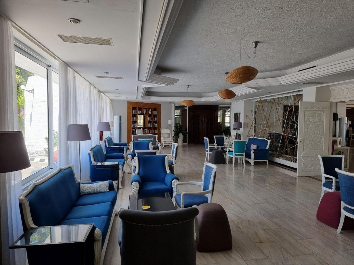 Nereus Hotel Paphos Ngoại thất bức ảnh
